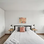 Pp 1306 Modern Corporate 1Br, Pool, Gym