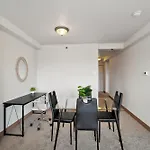 Pp 1306 Modern Corporate 1Br, Pool, Gym