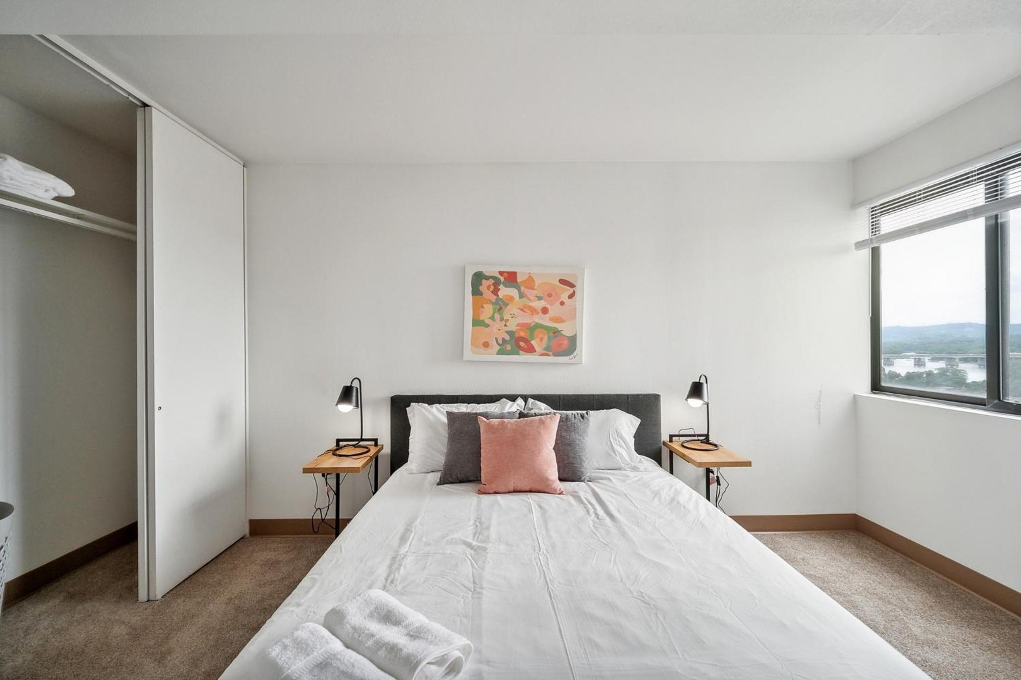 Pp 1306 Modern Corporate 1br, Pool, Gym Apartment