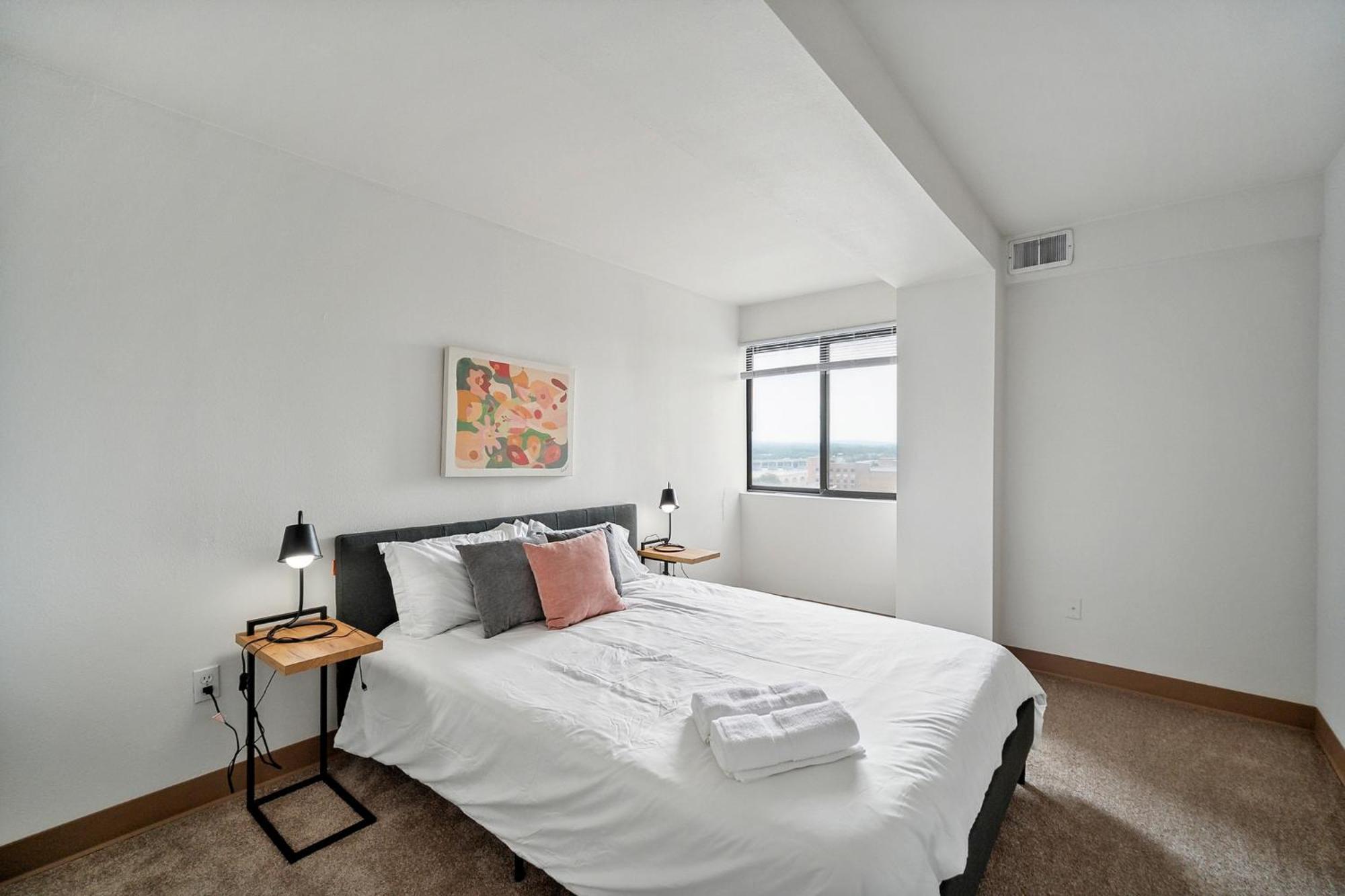 Pp 1306 Modern Corporate 1br, Pool, Gym * Harrisburg