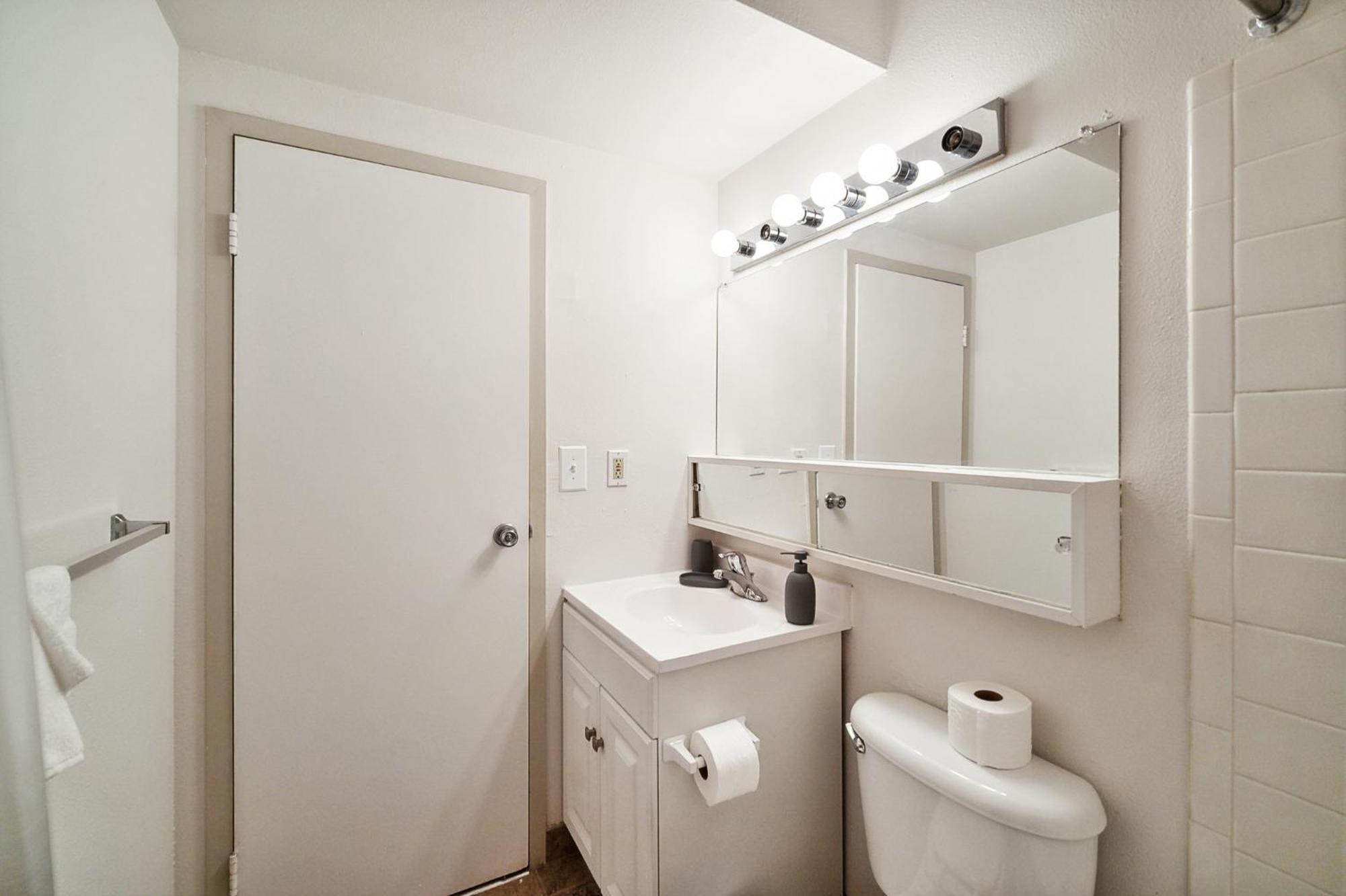 Pp 1306 Modern Corporate 1br, Pool, Gym Harrisburg