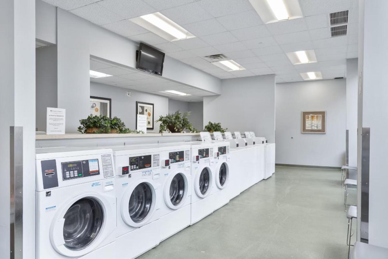 Pp 1306 Modern Corporate 1br, Pool, Gym Harrisburg